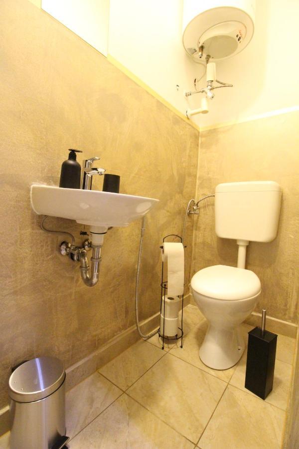 Private Quad Bedroom With Bathroom Rf3 Vienna Exterior photo
